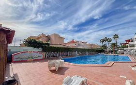 Floral Home - Large Private Terrace With Pool